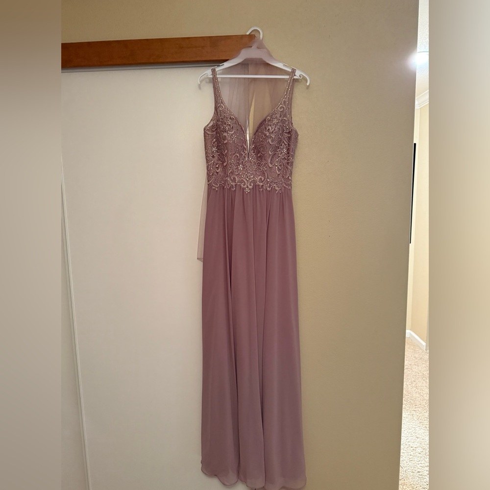 Elegant Mauve Lace Evening Gown